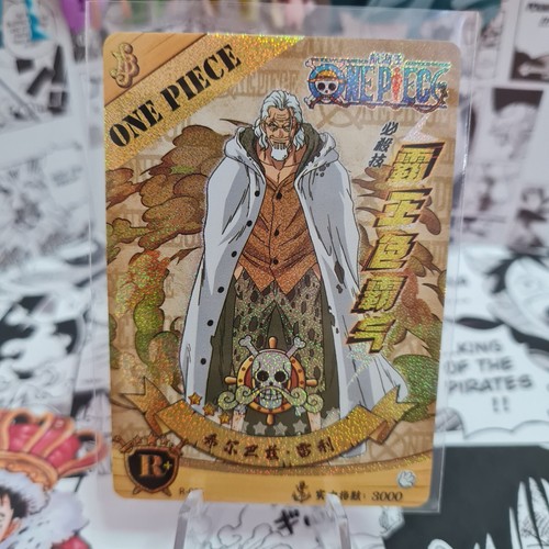 One Piece Red - Card Game - SILVERS RAYLEIGH Very Rare + Holo Foil Mint - NEW - Foto 1 di 3