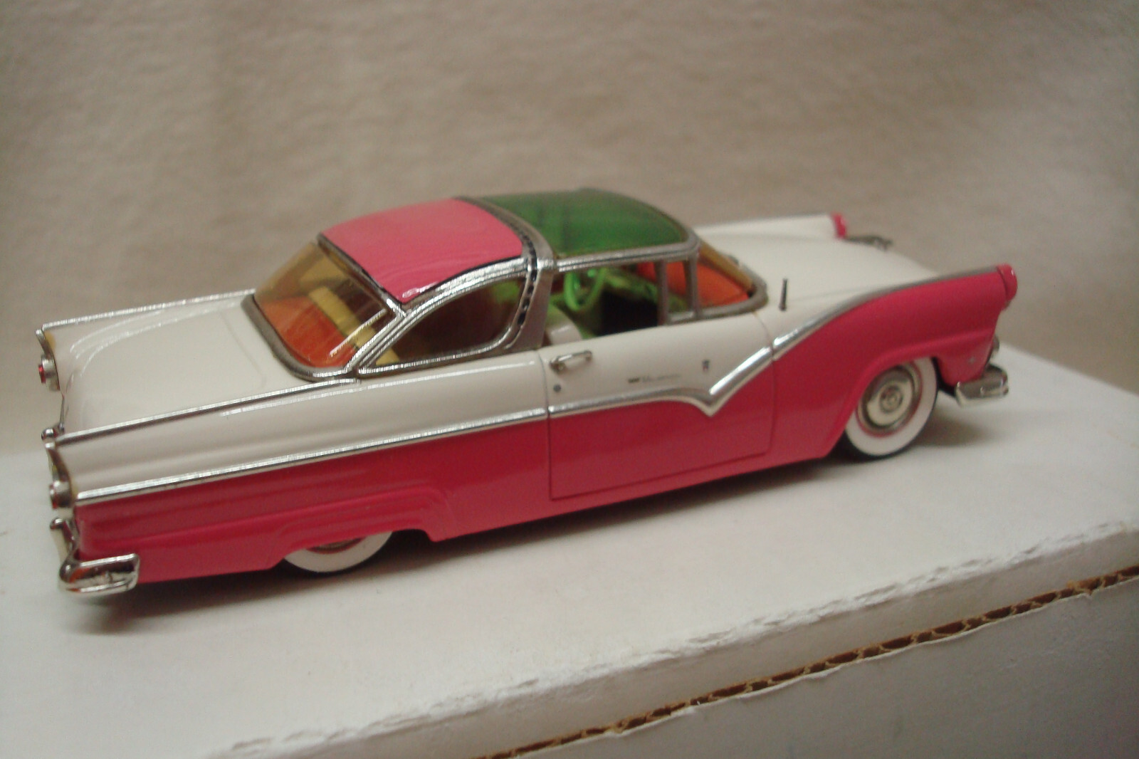 Miniature voiture Américaine Ford fairlane crown victoria 1955 éc