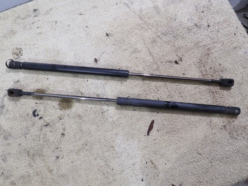 VW Golf 2 II 1.3 54 PS Dämpfer Heckklappe Heckklappendämpfer