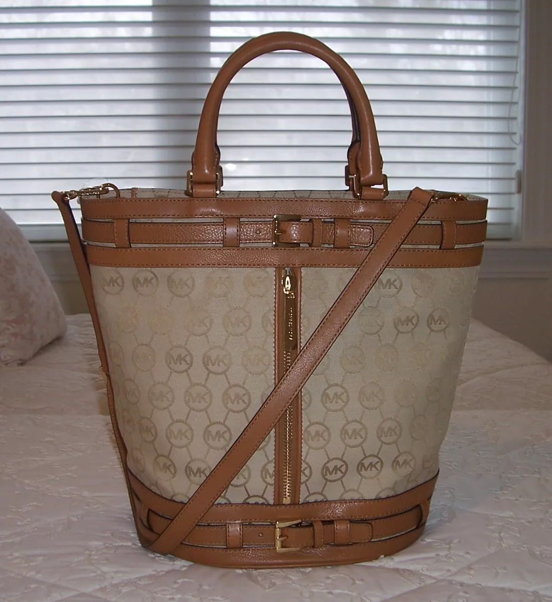 NWT Michael Kors KINGSBURY Medium Tote Bag Monogram Jacquard Bg Cam DkTan
