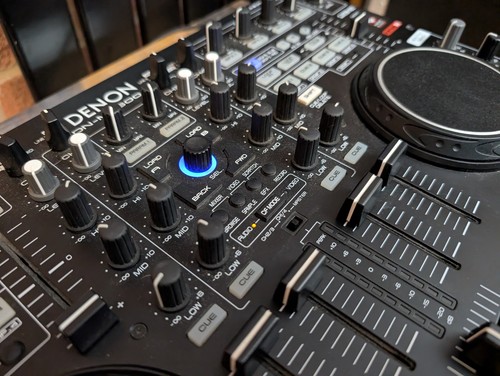 Denon DN-MC6000MK1 + WARRANTY - 4 Deck USB Midi DJ Controller & Audio Interface - Picture 8 of 10