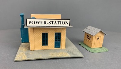 HO Model Power #580 Power Station & Shed Structures Assembled Lighted HO6894