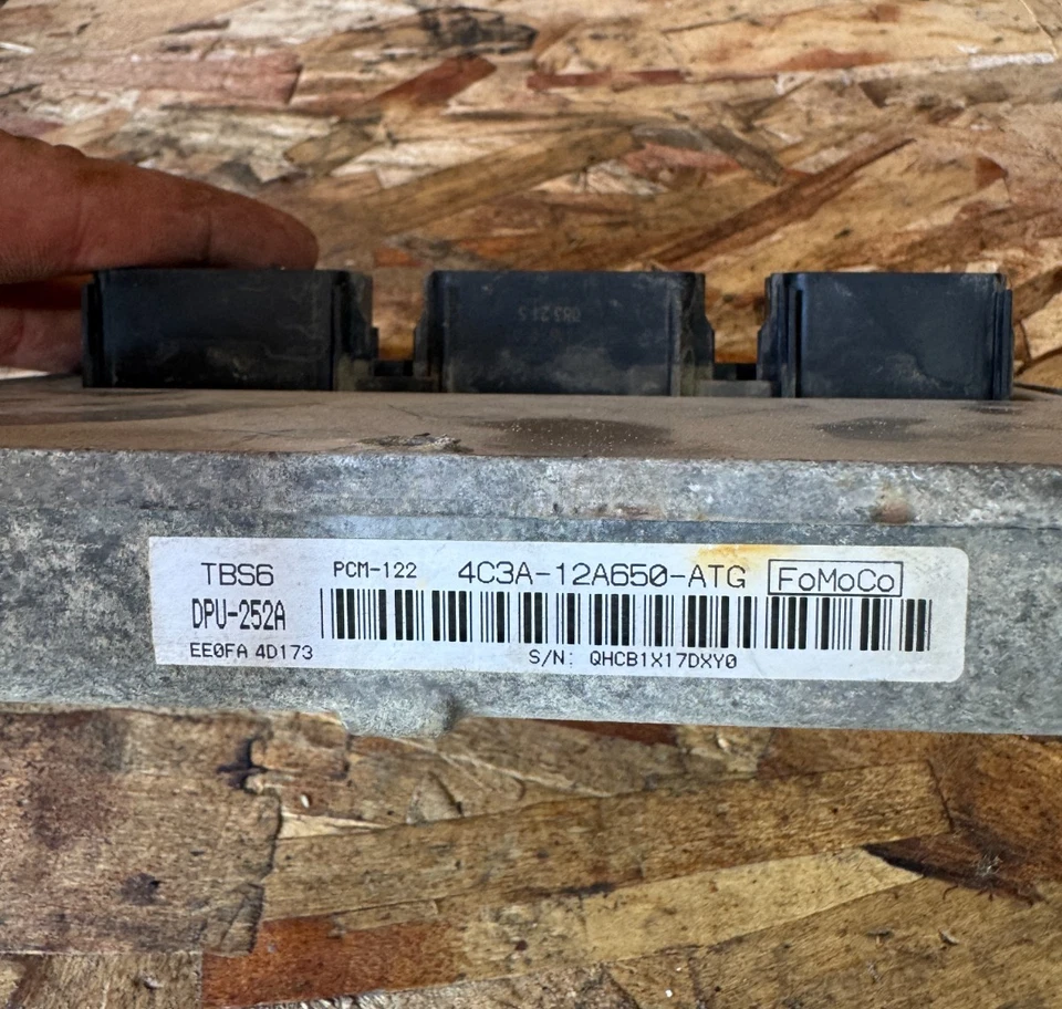 2004 Ford F350 ECU 6.0L Powerstroke Engine Control Unit 4C3A-12A650-ATG - Image 2 of 4