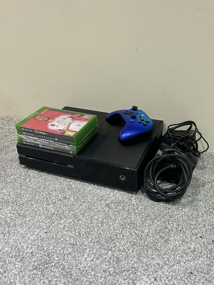 ✅  XBOX ONE BUNDLE WITH CONTROLLER, 4 GAMES, CABLES! ✅ - Image 2 of 4