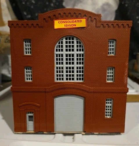 HO Scale Consolidated Edison Warehouse komplett montiert gebraucht