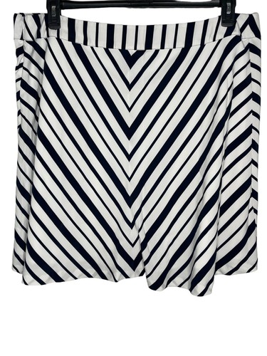 Lane Bryant Skirt Plus Size 22 3X Navy White Chevron Stripe Flare Side Zip - Picture 2 of 9