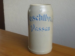 Alter 1L Brauerei Bierkrug Brauereikrug Peschl Bräu Passau aufgelegt um 1920