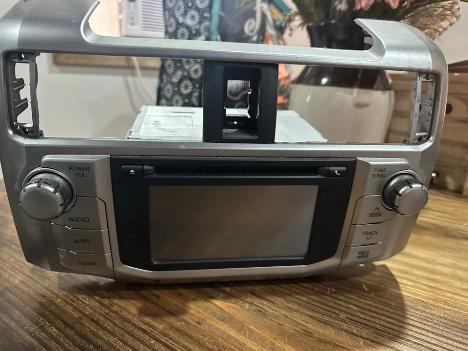 Unidade de rádio AM-FM 2014-2016 Toyota 4Runner fabricante de equipamento original - Imagem 3 de 4