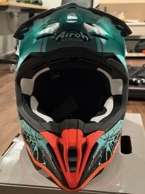 Airoh Strycker Motocross Helmet Gloss Strik