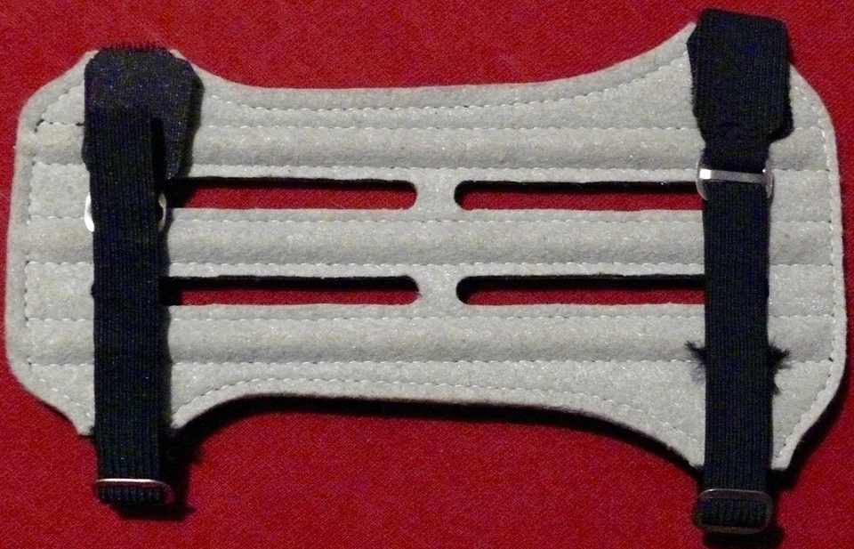 Mossy Oak Hunting Archers Arm Guard Bow Protection w/ 2 Adjustable Straps - Camo - Image 3 of 4