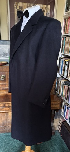 Aquascutum men’s navy wool overcoat. C44”. Single-br. In excellent condition - Picture 8 of 20