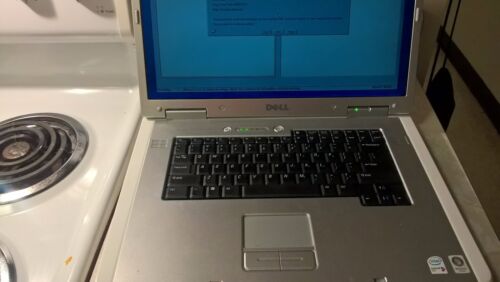 DELL INSPIRON 9400 - Picture 2 of 5