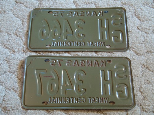 ANTIQUE 1975 KANSAS WHEAT CENTENNIAL LICENSE TAGS/PLATES CONSECUTIVE #3466, 3467 - Picture 2 of 2
