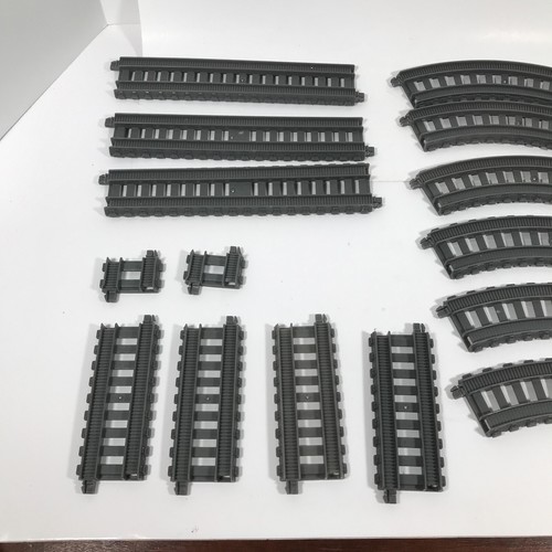 Thomas und seine Freunde Mad Dash On Sodor Set größtenteils komplett mit Fernbedienung und Zug - Bild 21 von 23