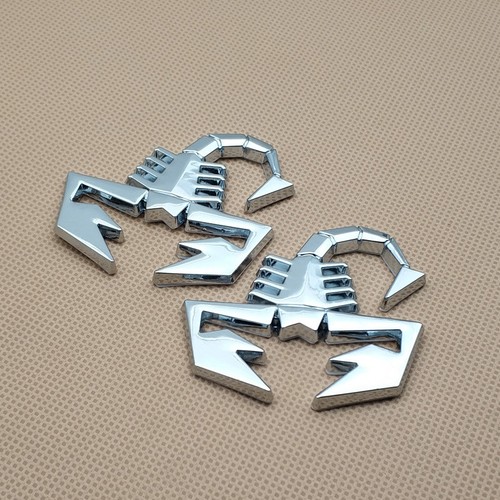 Calcomanía adhesiva emblema maletero guardabarros auto escorpión cromo metal 2 piezas - Imagen 2 de 5
