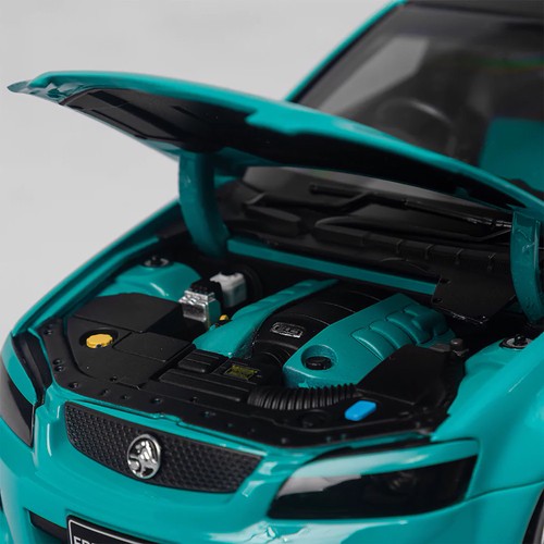 1:18 Holden VE Commodore SS V - 'Fresshmint' Street Custom - Hullabaloo - Picture 4 of 4