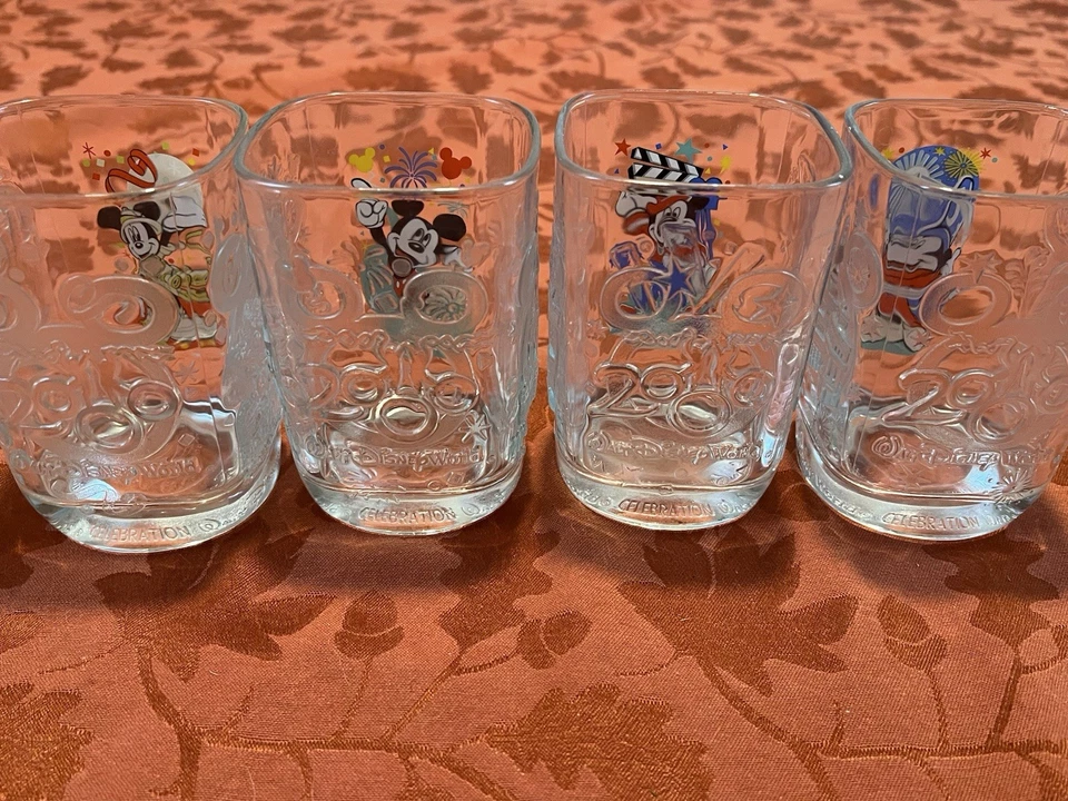 Набор из 4 очков McDonald's Walt Disney 2000 Millennium Celebration Mickey Mouse - Изображение 2 из 4