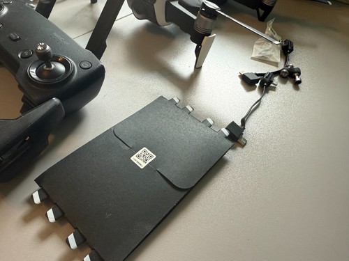 DJI Mavic Air 4K-Fly More Combo in White Original Bag, 2 extra Bats. Total 3 - Picture 7 of 12