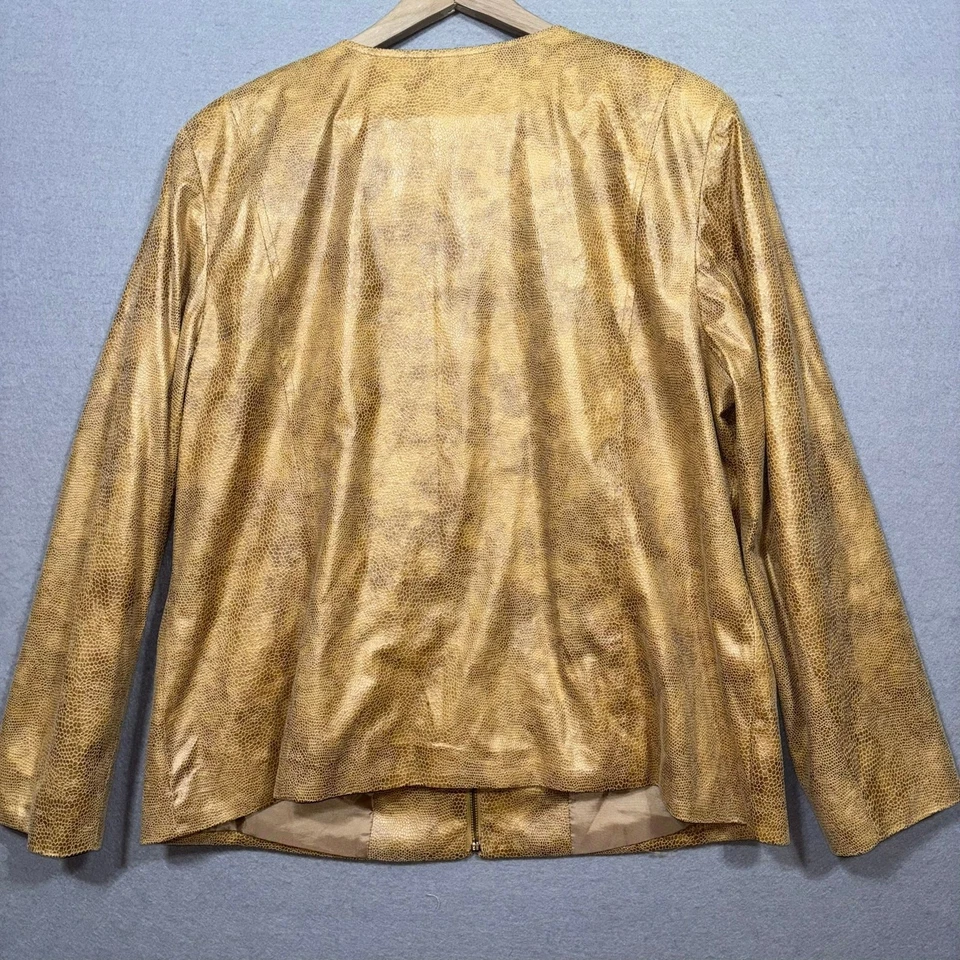 Chaqueta Colección JM 18 Plus Oro Texturizado Brillo Elegante Declaración Maximalista Foto 3 de 4