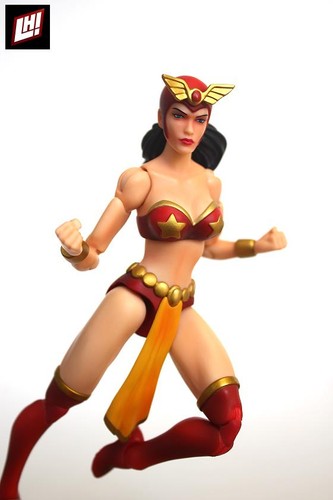 Action Figure: Ravelo Komiks Universe: DARNA - LooseCollector Collectibles