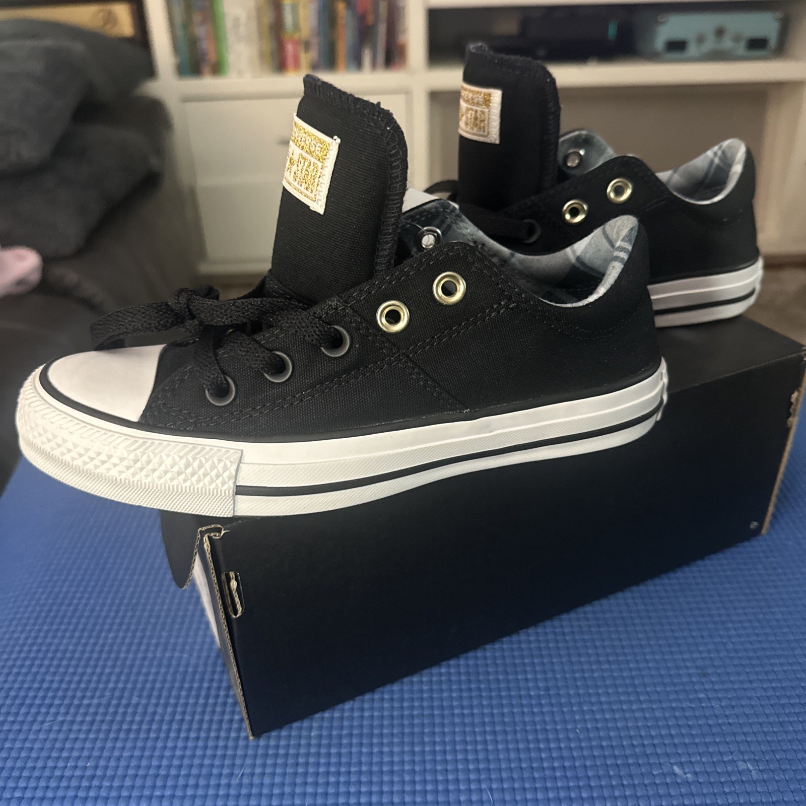 Women's Converse Chuck Taylor Women's 6 Black All Star Low Top Sneakers NIB thumbnail 3