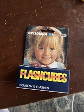 Lot 2 Vintage Sylvania Blue Dot GTE 12 Flashes NIB And 1 FlashBar II GE 10 Flash