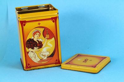 Maggi - alte Reklame Blechdose - Frau neben dampfender Suppen Terrine   /S114