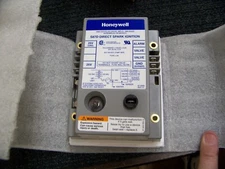 Honeywell Direct Spark Ignition Module 25VA 60 Hz 6 Sec Lockout Two Rod Ignition