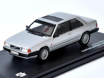 TRIPLE 9 T9 COLLECTION DIECAST 1/43 1987 VOLVO 780 BERTONE IN SILBER T943040