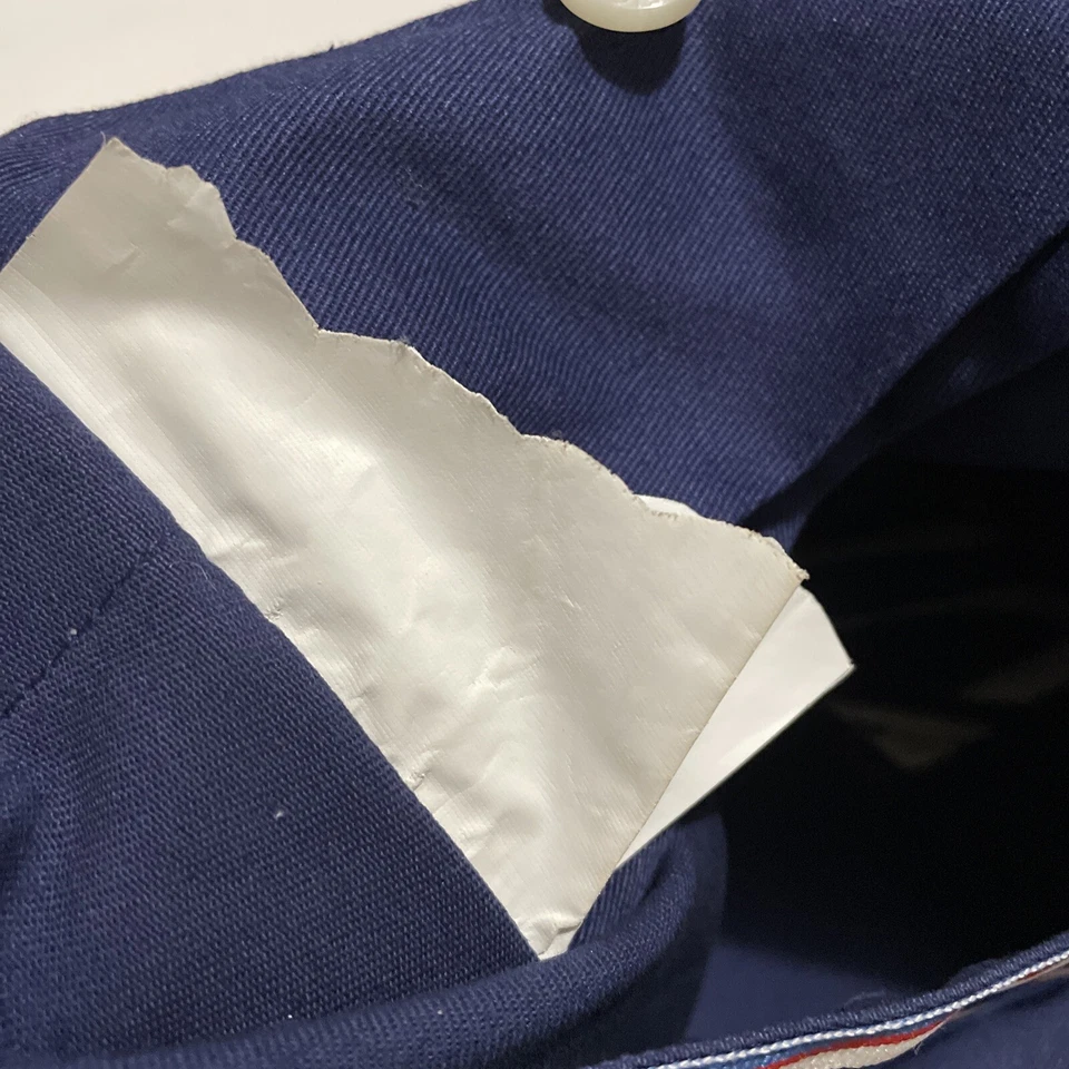 Juego de 2 fundas de almohada Tommy Hilfiger azul marino con logotipo de sarga bolsillo con botón 18X18, 18X13 Foto 3 de 4