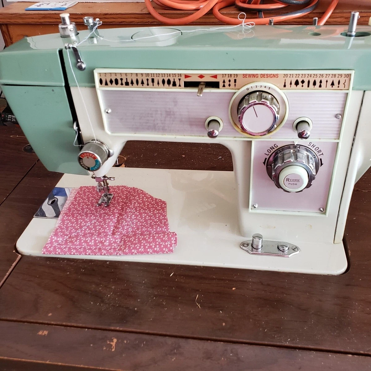Husqvarna Viking Sewing Machine Matttroy