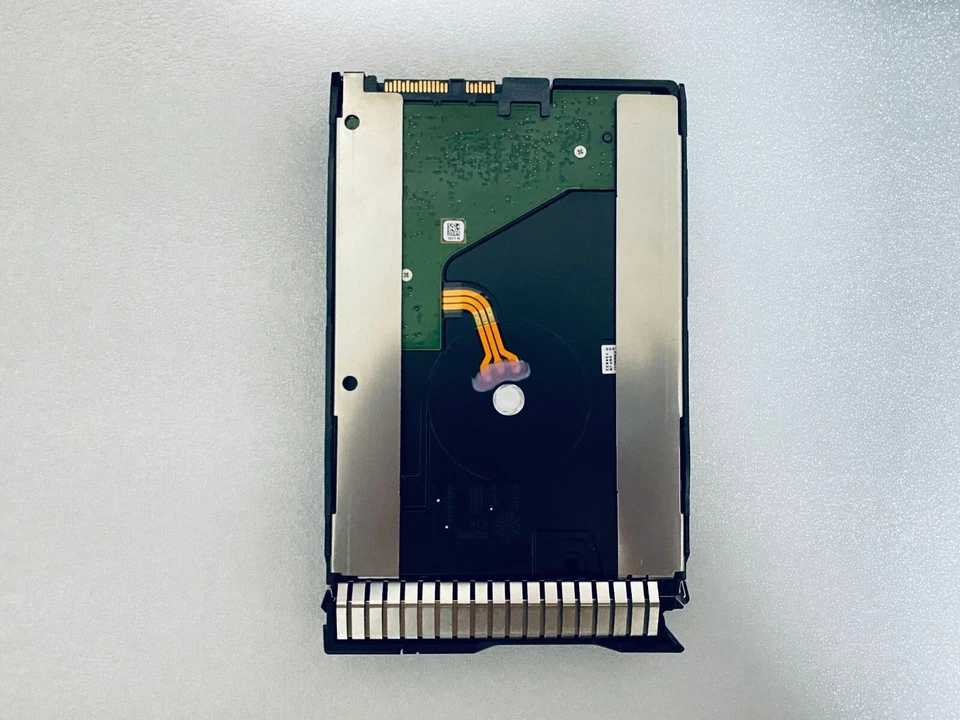 HPE 8TB 819201-B21 820032-001 8TB 12Gb/s 7.2K 3.5" SAS G8 G10 SC HARD DRIVE - Image 3 of 4