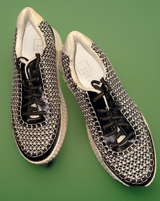 ShuShop Women s  Tweed sneakers Size 8 1/2 Black White. Excellent Condition Comf