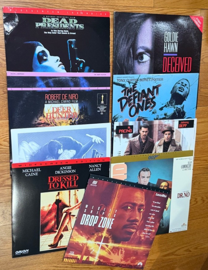 LOT OF 9 LASERDISC Drama Action Suspense(DECEIVED/DEER HUNTER/DROP ZONE/DEAD PR)