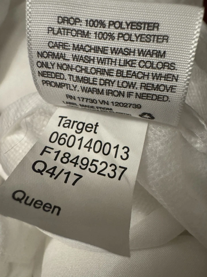 "Falda cama queen Room Essentials blanca plana a medida poliéster 15"" caída" Foto 3 de 4