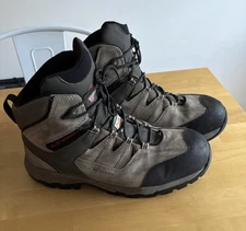 RED WING TRUHIKER 3561 MENs SIZE 11.5 WATERPROOF SAFETY TOE LEATHER BOOTS