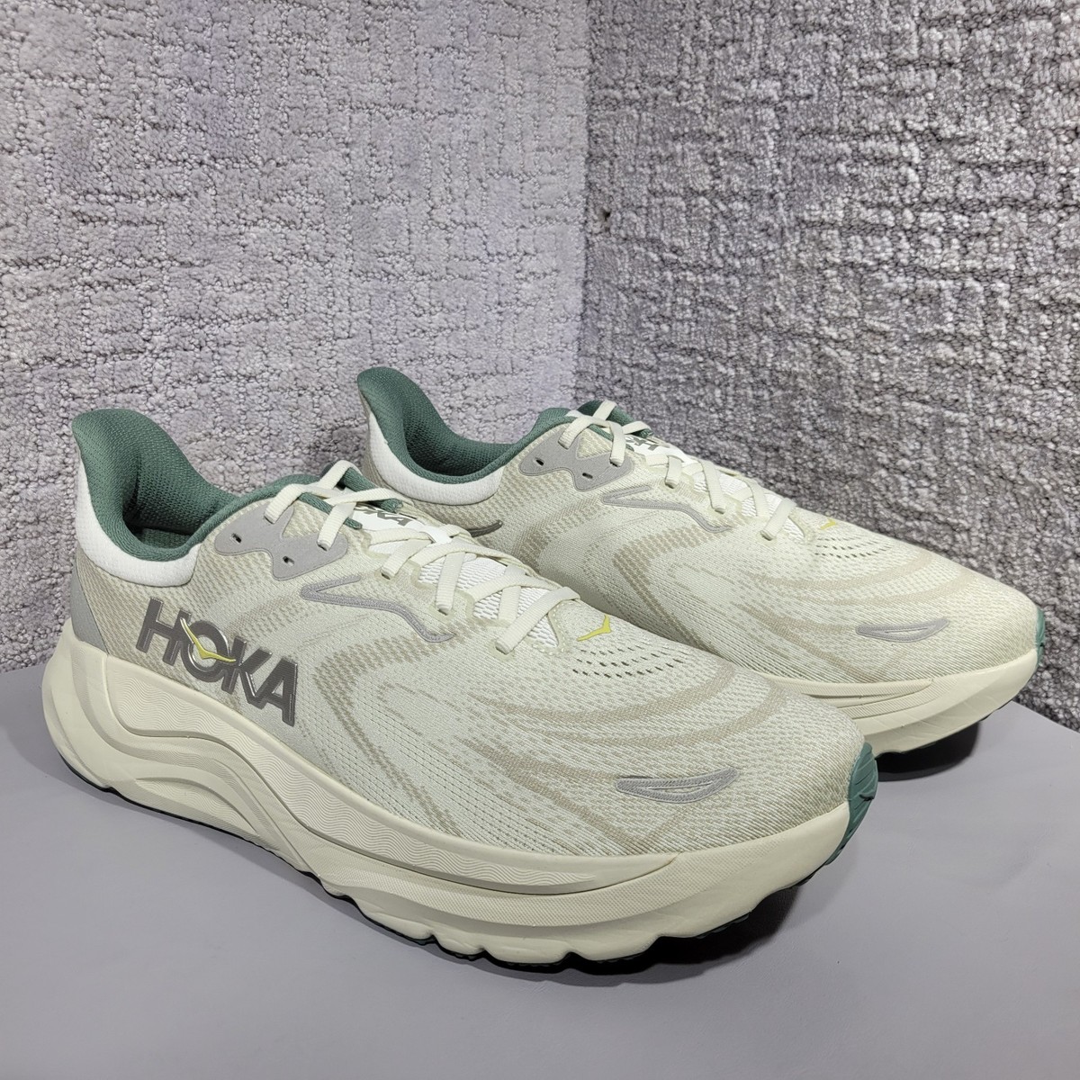 Hoka One One Arahi 8 Men's Size 14D Truffle Salt Oyster Mushroom