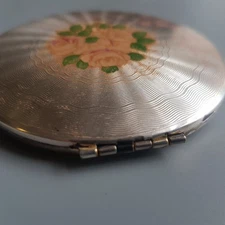 Vintage Kigu powder compact makeup mirror 1940s Art Deco roses print 8cm Britain