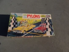 Aurora AFX RACING  THUNDERJET   1450 START FINISH PYLONS TRACKS  HO SLOT CARS