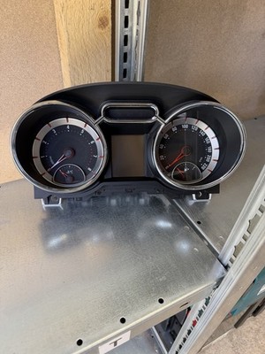 Kombiinstrument Tacho Tachometer Benzin Opel Adam 13433295 39143408 65.000km