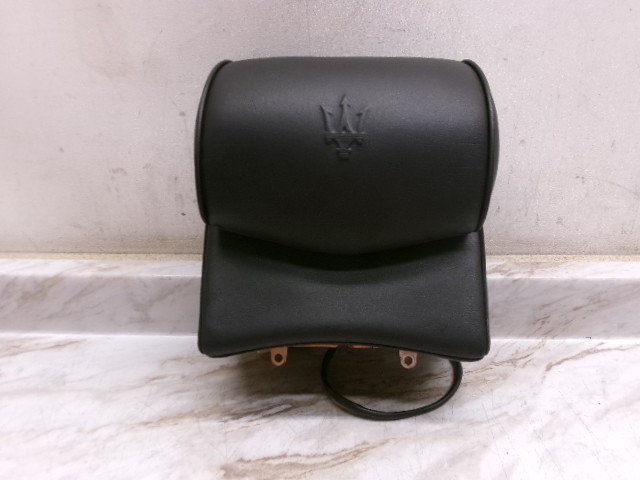30817705 04 to 08 Maserati Quattroporte M139 Rear Center Headrest