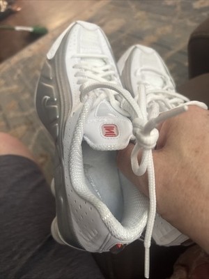 Size 9.5- Nike Women's Shox R4 White/Silver Metallic W AR3565-101