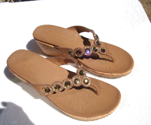 Skechers Cali Beverlee Bizzy Babe Tan Brown Bling Wedge Thong Sandals Wms 10 US - Picture 2 of 10