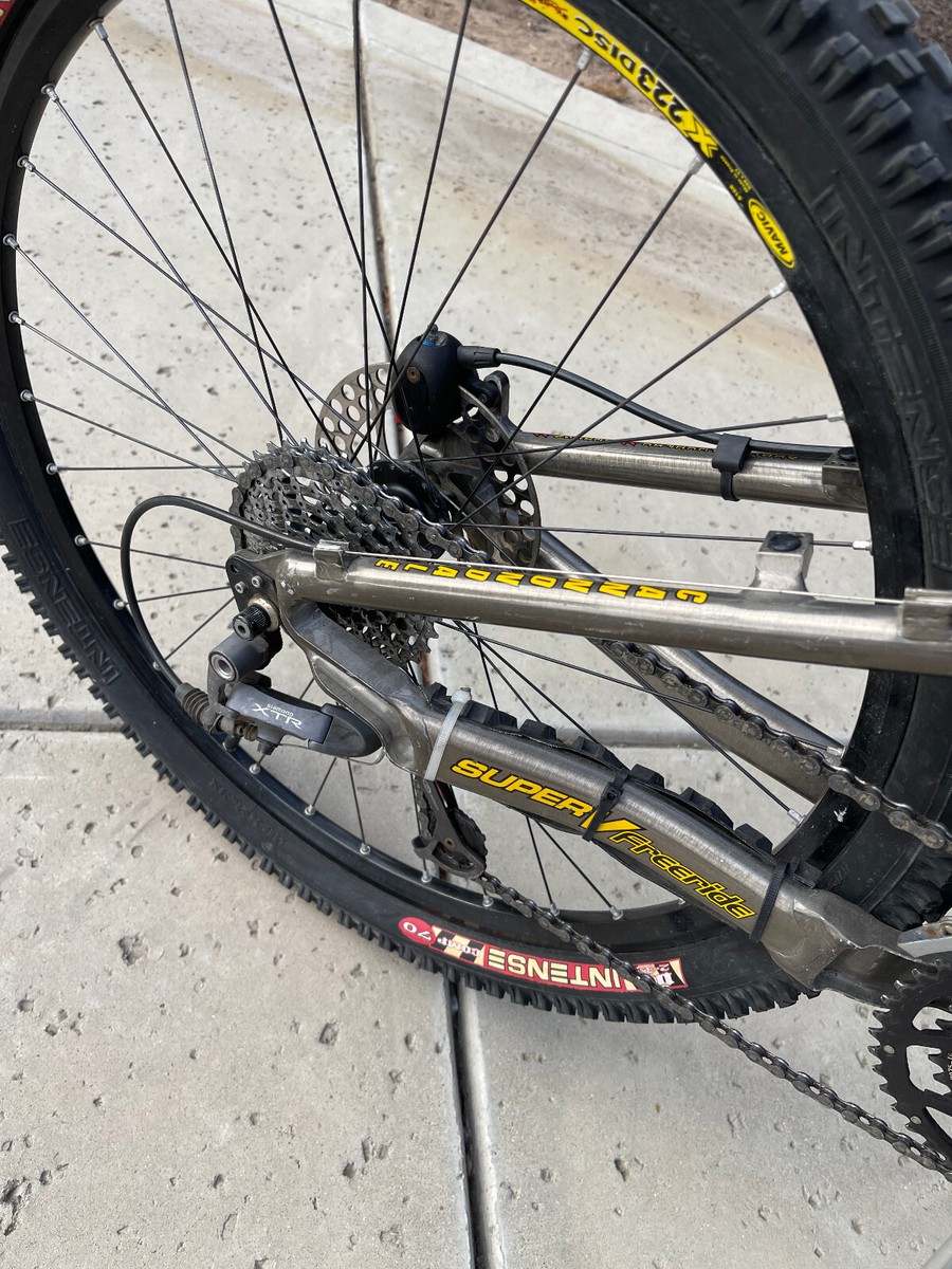 Rare Carbon Fiber Handmade USA Vintage Cannondale Super V Raven