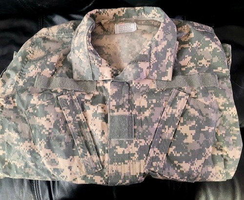 US Army ACU Combat Shirt Blouse Size Small/Regular / NSN 8415-01-519-8501 - Picture 2 of 4
