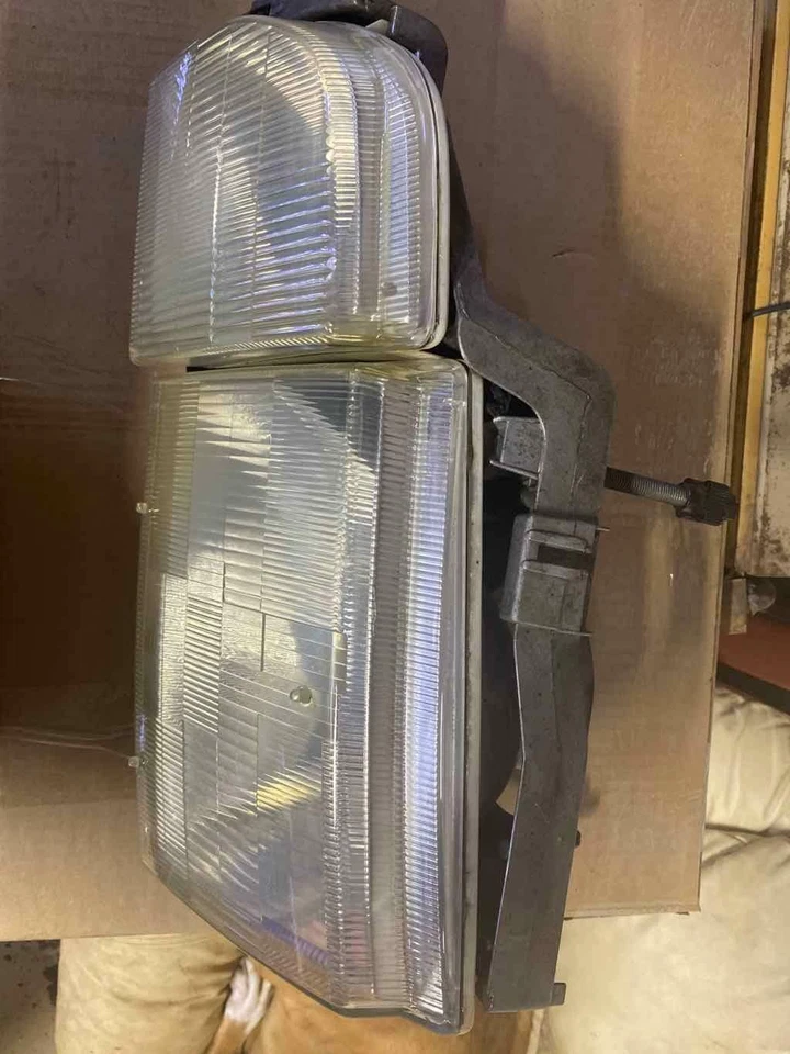 1988 MERKUR ЛЕВАЯ ФАРА В СБОРЕ XR4Ti - Изображение 2 из 4