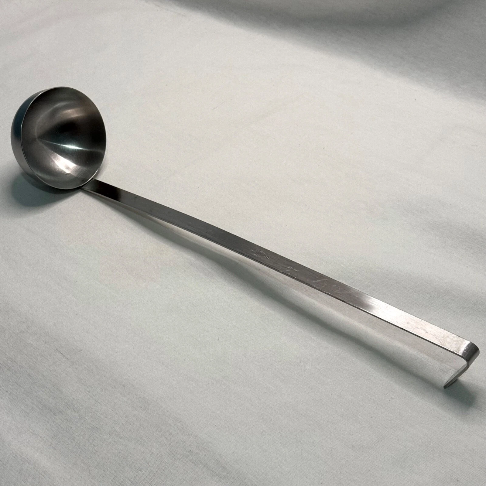 Ladle Soup Sauce HALCO Stainless Steel 4 oz #2744 Japan Vtg Hook End Hanging
Opens in a new window o