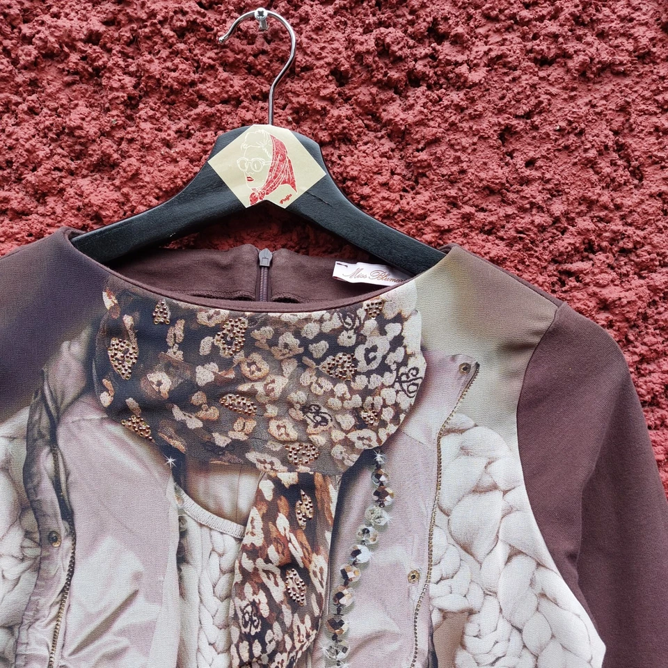 Vestido camiseta manga longa Miss Blumarine para meninas forro marrom gola redonda 14 anos - Imagem 2 de 4