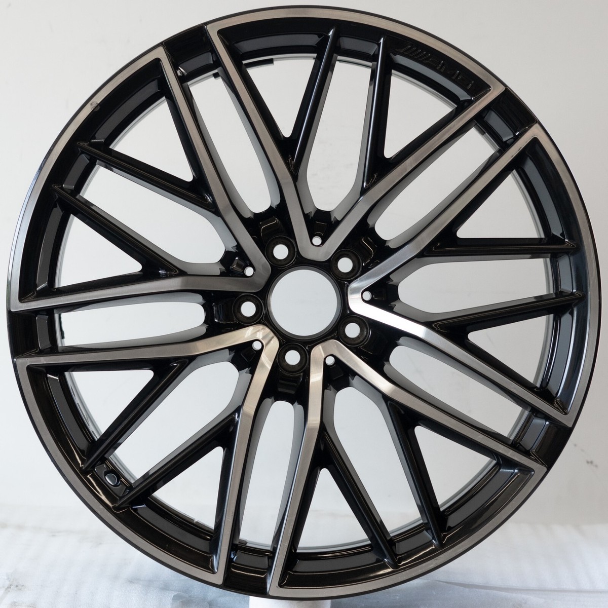 Mercedes GLC43 AMG 21