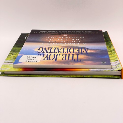 Walking Meditation Book with CD and DVD and The Joy of Mediation Bundle Health - Foto 10 di 20